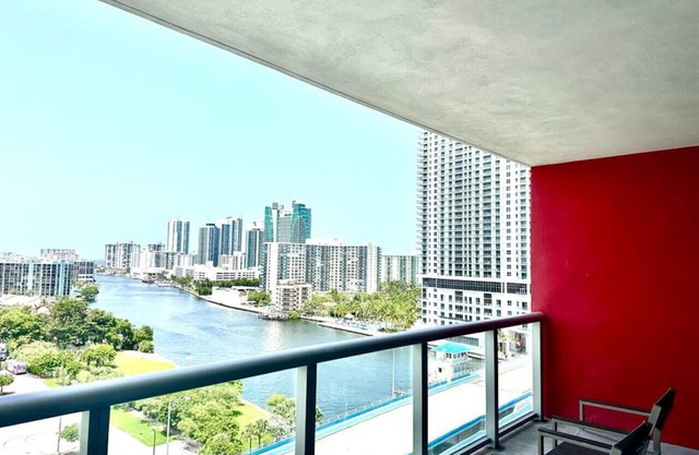 BeachWalk Amazing Studio Next to Aventura Mall