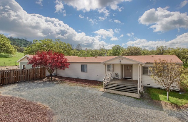 Bear Creek Ranch in tranquil setting near Yosemite Valley/Merced River