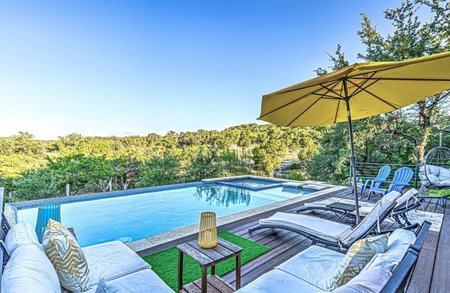 Bear Moon Ranch | Hot Tub, Pool, Pickleball