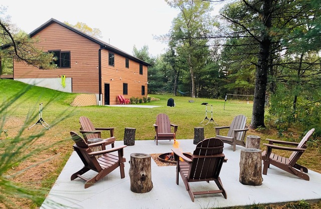 Bear Paw Lodge Luxury Cabin Game Room Fire Pit