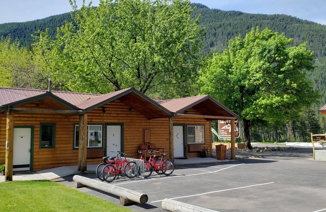 Beargrass Lodging and RV Resort