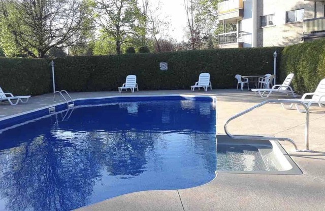 Beautiful condo in St Bruno