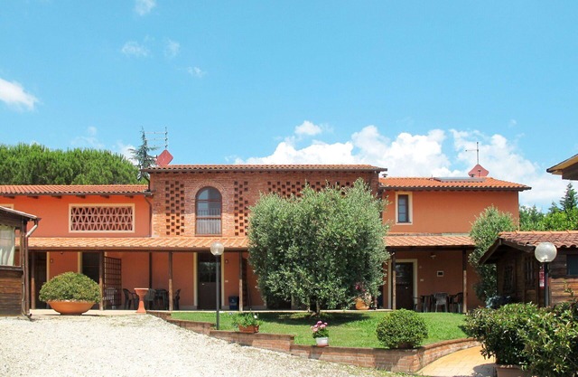 Beautiful apartment for 7 people with WIFI, pool, A/C, TV, patio and parking