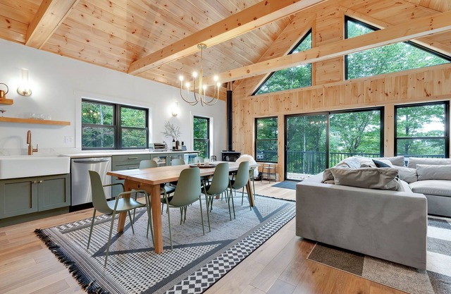 Beautiful, brand new, Mountainside Home on Saddleback Mountain