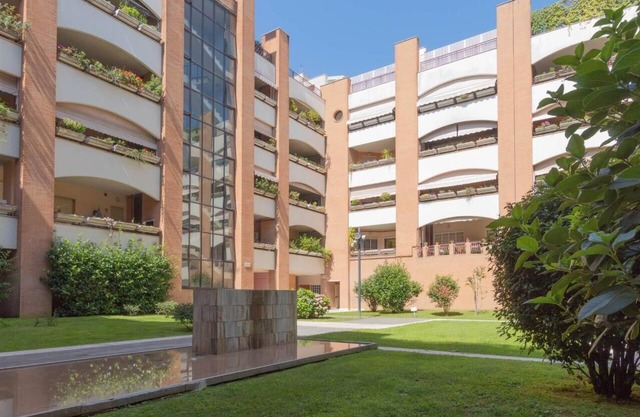 Beautiful 1-Bed Apartment in Roma