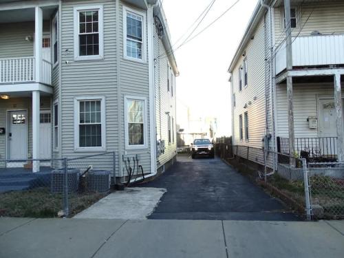 Beautiful 2 Bed Apt Minutes from Encore