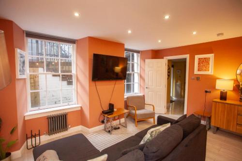 Beautiful 2 Bed Flat with a Private Terrace
