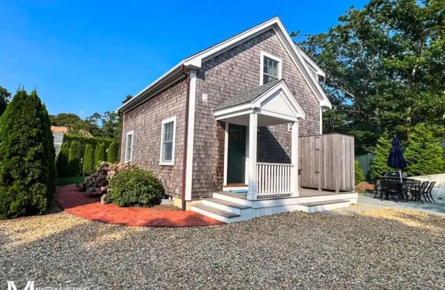 Beautiful 2-bedroom house with AC in Edgartown