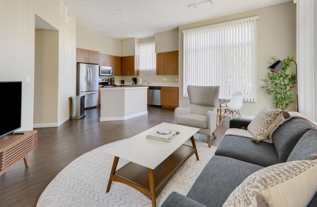 Beautiful 2BR in Cupertino, Pool + Pet-Friendly