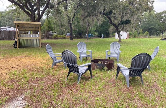 Beautiful 3-bedroom house with spacious parking - Central to everything