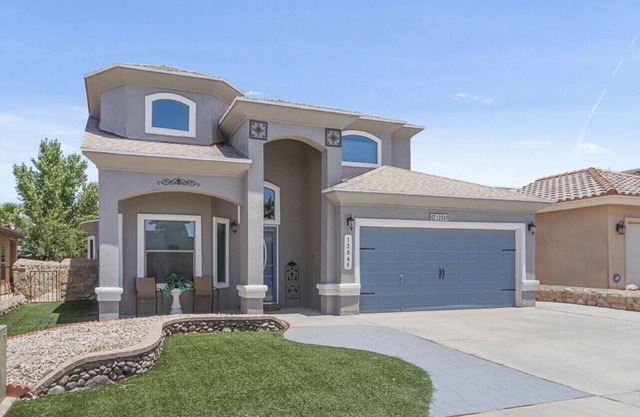 Beautiful 3 bedroom 2.5 bathroom Family home