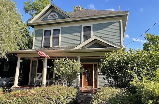 Beautiful 3 bedroom apt Historic Ocala 1891