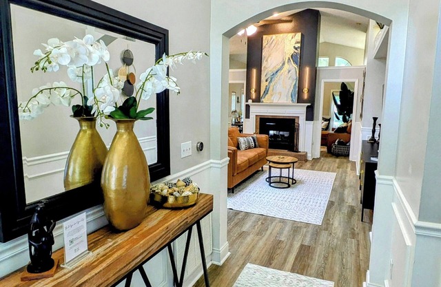 Beautiful 3-Bedroom House 10 Min from MCO - Guest Favorite!