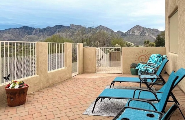 Beautiful 3 BR home with amazing Mt. views, private back patio, and pet friendly