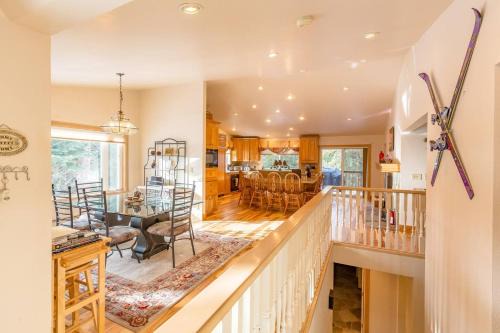 Beautiful 3500sf Lake Tahoe Home W/Open Layout