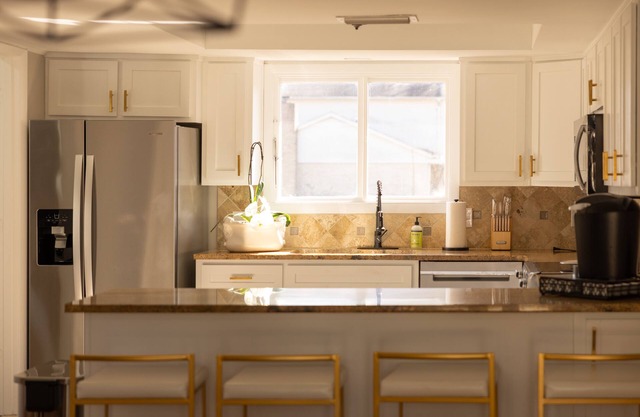 BEAUTIFUL 4 Bed 3 Bath Renovated Furnished House S HSV 2 Car Garage NON SMOKING