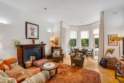 Beautiful 4 bed in Hampstead with Garden & Parking