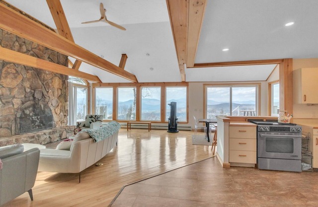 Beautiful 4 bedroom Chalet on a ski hill