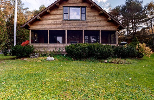 Beautiful 4-Cabin Waterfront Property w/ Beach, Dock, Kayaks, WiFi, Fireplaces