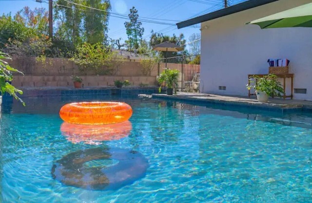 Beautiful 5 bedroom, 6 beds, 3.5 bathrooms, 3 car garage RV parking