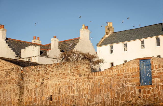 Beautiful, 5 bedroom house on Elie Beach, BBQ hut