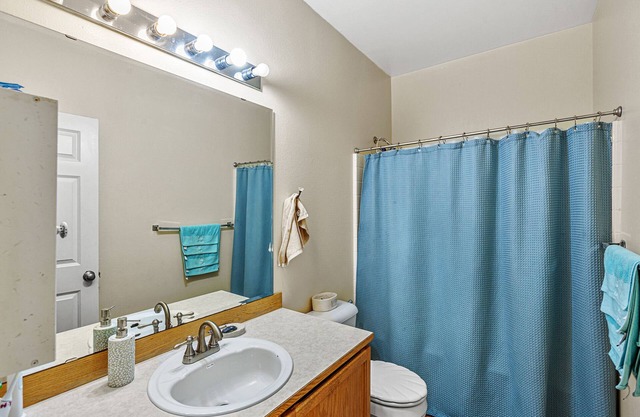 Beautiful 5 bedroom spacious home for next vaca!