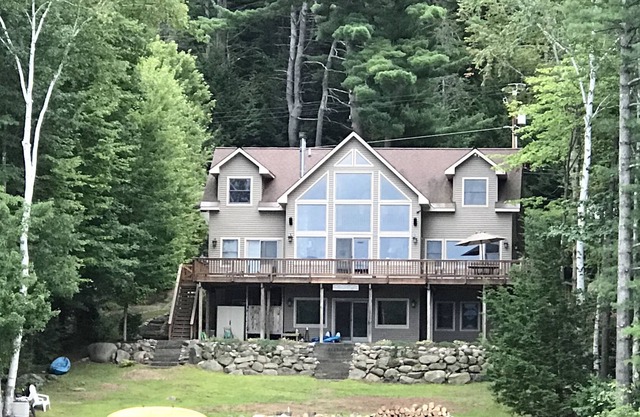 Beautiful Adirondack Luxury Home Directly on Great Sacandaga Lake