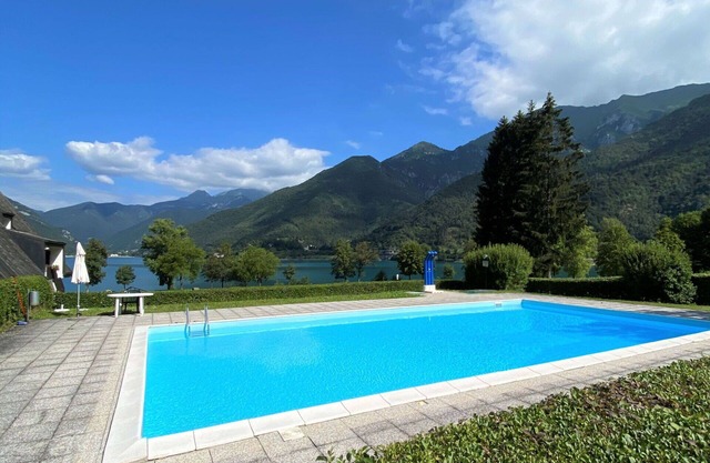 Beautiful apartment for 5 guests with pool, WIFI, TV, balcony and pets allowed