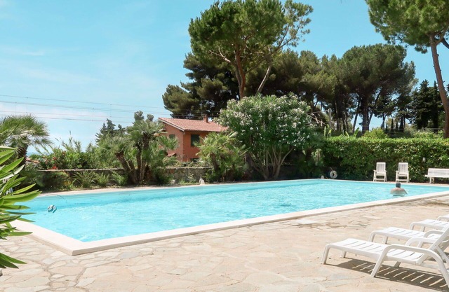 Beautiful apartment for 4 guests with pool, WIFI, TV and balcony