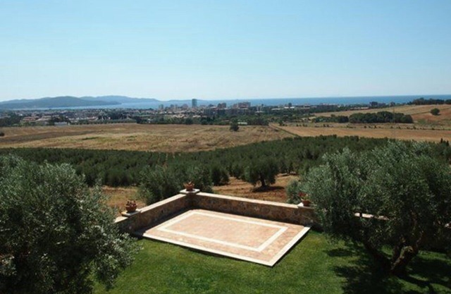 Beautiful apartment for 6 people with TV, patio and panoramic view