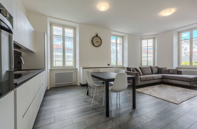 Beautiful apartment for 5 guests with WIFI, TV and balcony