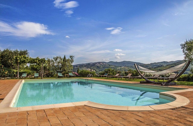 Beautiful apartment for 6 guests with pool, WIFI, TV, patio, pets allowed and panoramic view