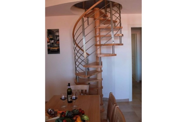 Beautiful apartment for 7 guests with A/C, pool, WIFI, TV, patio, pets allowed and parking