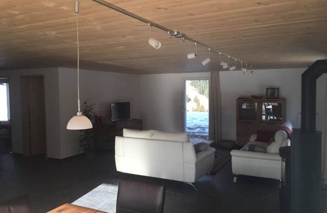 Beautiful apartment for 8 guests with WIFI, TV and balcony