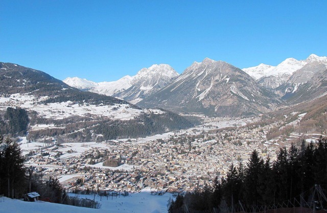 Beautiful apartment for 4 guests with WIFI, TV, balcony, pets allowed and parking