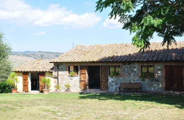 Beautiful apartment for 6 people with WIFI, pool, TV, pets allowed and panoramic view