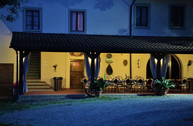 Beautiful apartment for 6 people with pool, WIFI, TV and pets allowed, close to San Gimignano