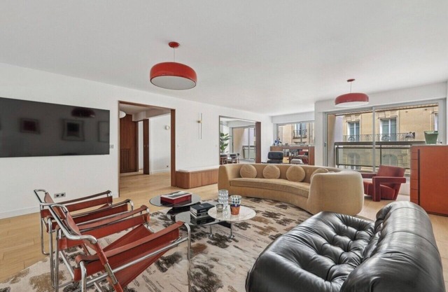 Beautiful apartment in the heart of the 7th district.