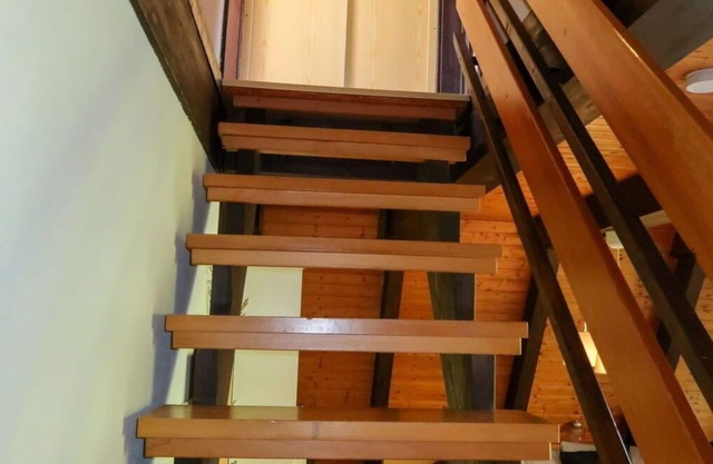 Beautiful apartment in villa for 5 guests with pool, TV, terrace and pets allowed