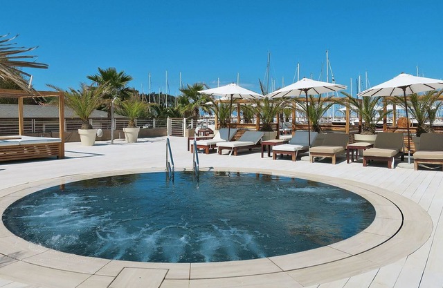 Beautiful apartment for 4 people with A/C, WIFI, pool, TV, terrace and parking