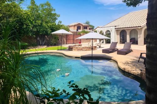 Beautiful Backyard Comfortable Phoenix Getaway!