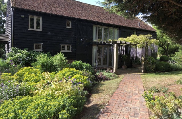 Beautiful Barn & Garden