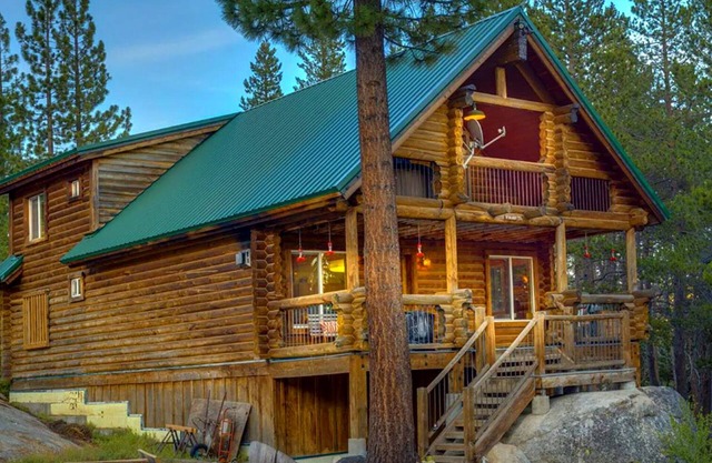 Beautiful Bear Valley Real Log Cabin - 2 Big Balconies - Outdoor/Indoor Dining