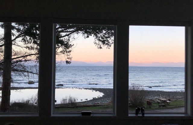 Beautiful Brand New Oceanfront Home - Comox Valley