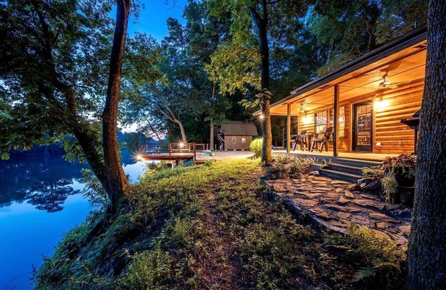 Beautiful Broken Bow Cabin with Private River Access