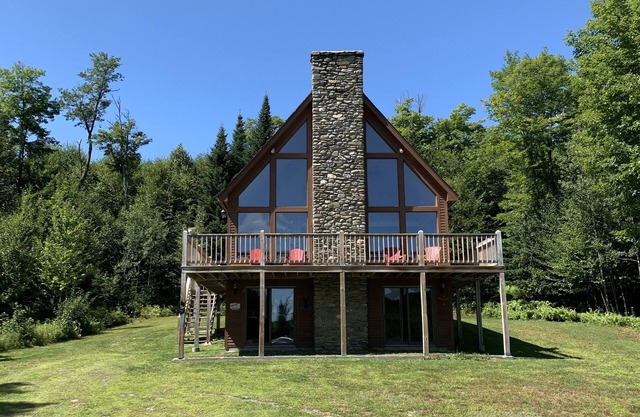 Beautiful Camp with 5 bedrooms, 3 bathrooms and direct trail access