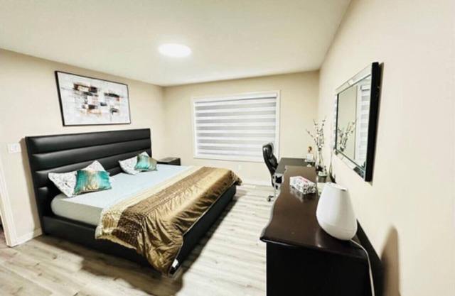 Beautiful Central A/C home at Ellerslie with all amenities & HWY with a KM away
