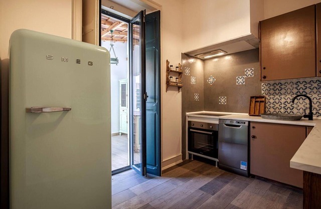 Beautiful Classic Designed 3-bed Villa in Lisboa