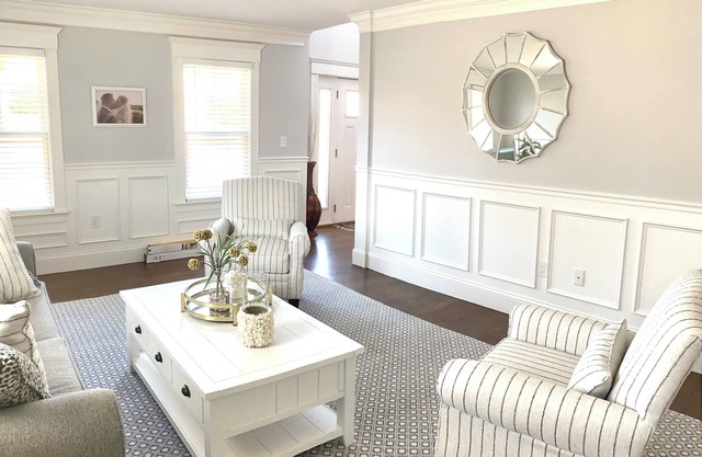 Beautiful coastal 5-BR in Swampscott - 5 mins to beach, Wifi, gas fireplace