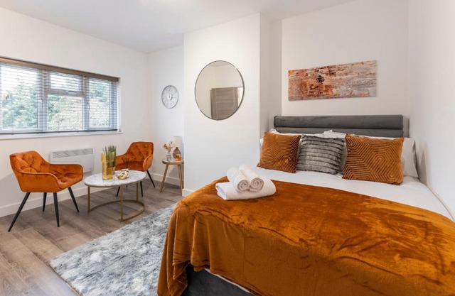 Beautiful-Cosy-King sized bed Flat 3 min walk to Tube Station